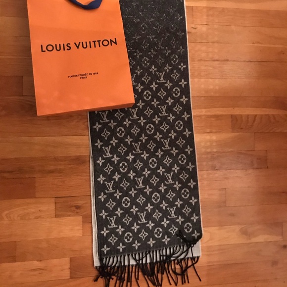 Louis Vuitton Accessories - Louis Vuitton monogram gradient scarf black grey